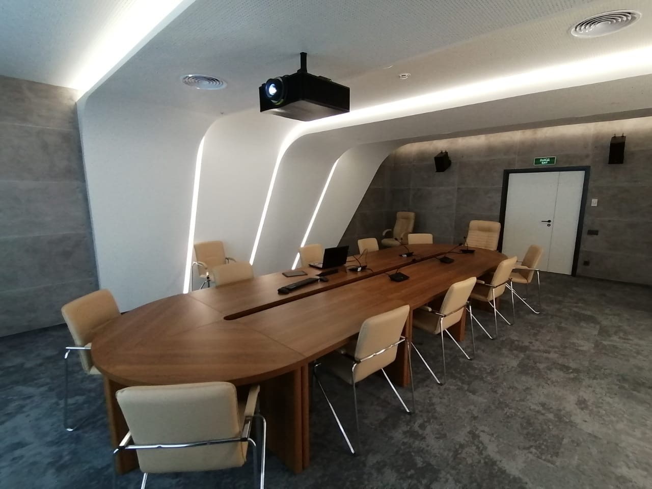 Переговорная комната для Газпром Медиа Холдинг